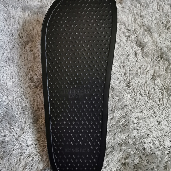 SOLD 💥Givenchy Men's Slides💥 - Picture 2 of 9